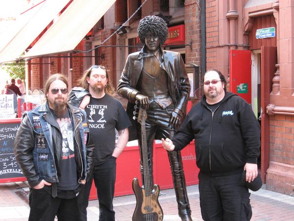Somebody free Phil Lynott from the carbonite!